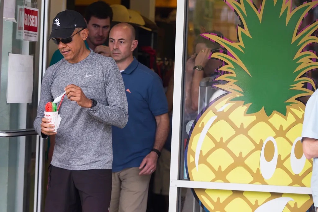 20240219 Obama Ap Photo