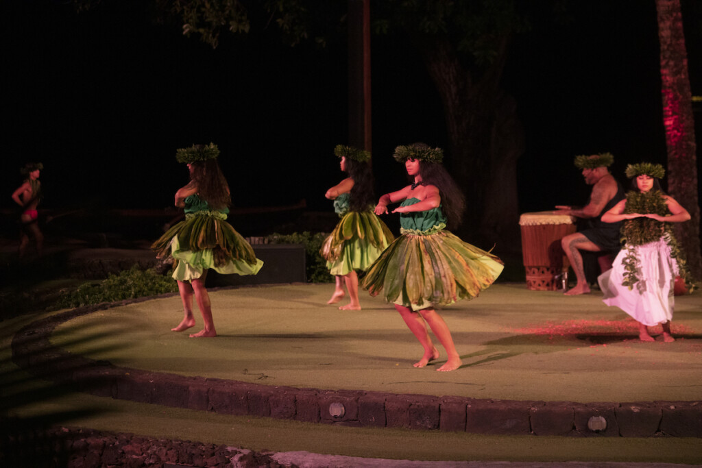 20240403 Old Lahaina Luau Ap 2023 Oll Three Women In Green One Woman In White