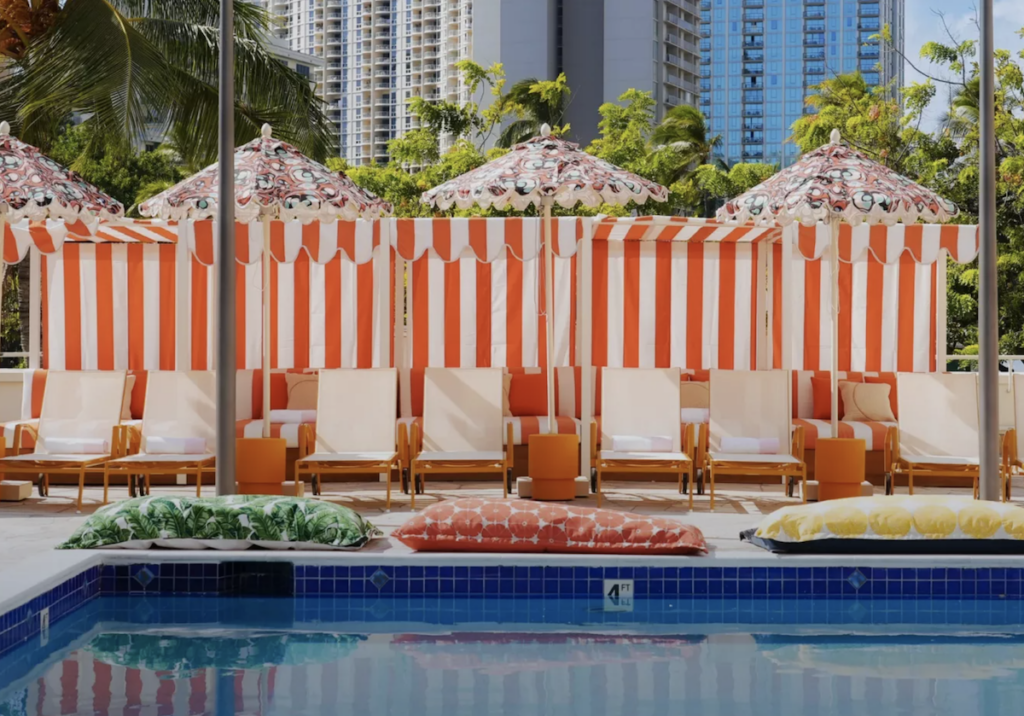 20240708 Pool Bars Romerwaikiki