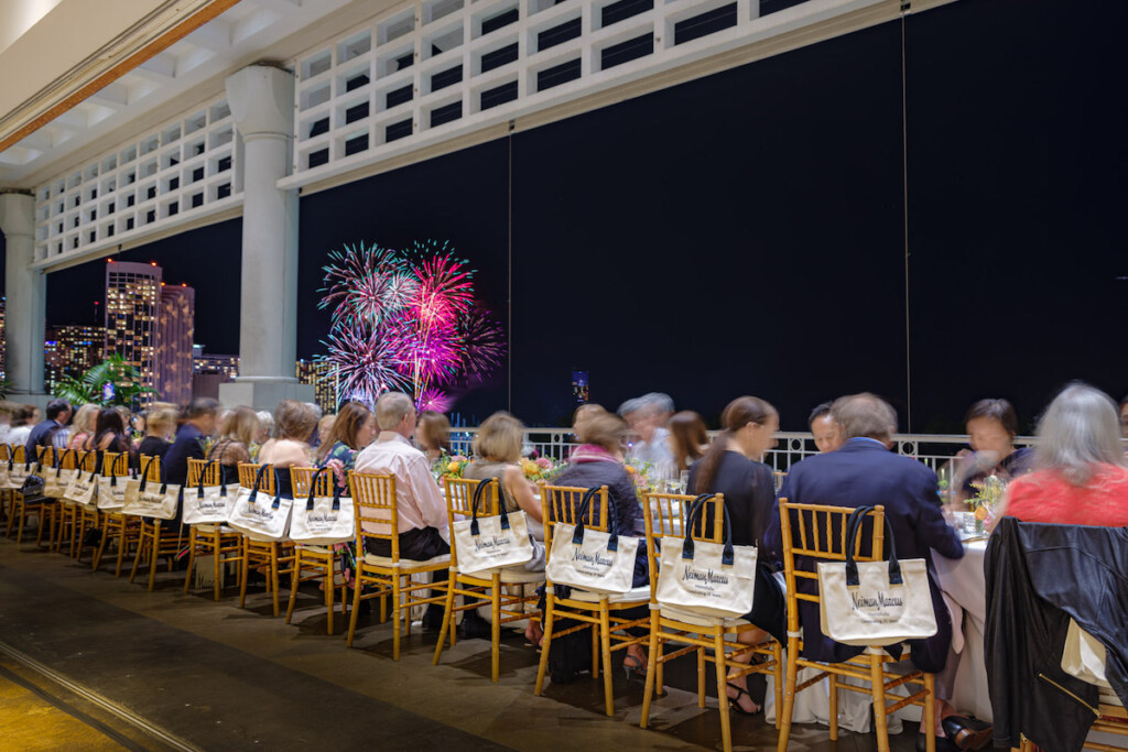 202407235 Fireworks Oahu Sb Mariposa Fireworks