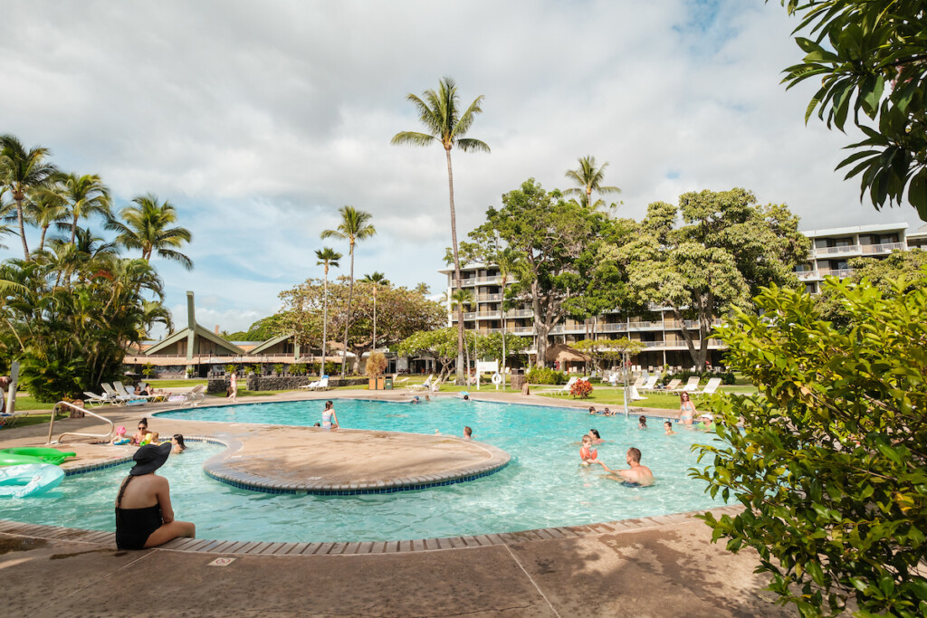 202408xx Maui Newsletter Kaanapali Beach Hotel Pool Ap Him2410 Ay Maui Outrigger Kaanapali 9