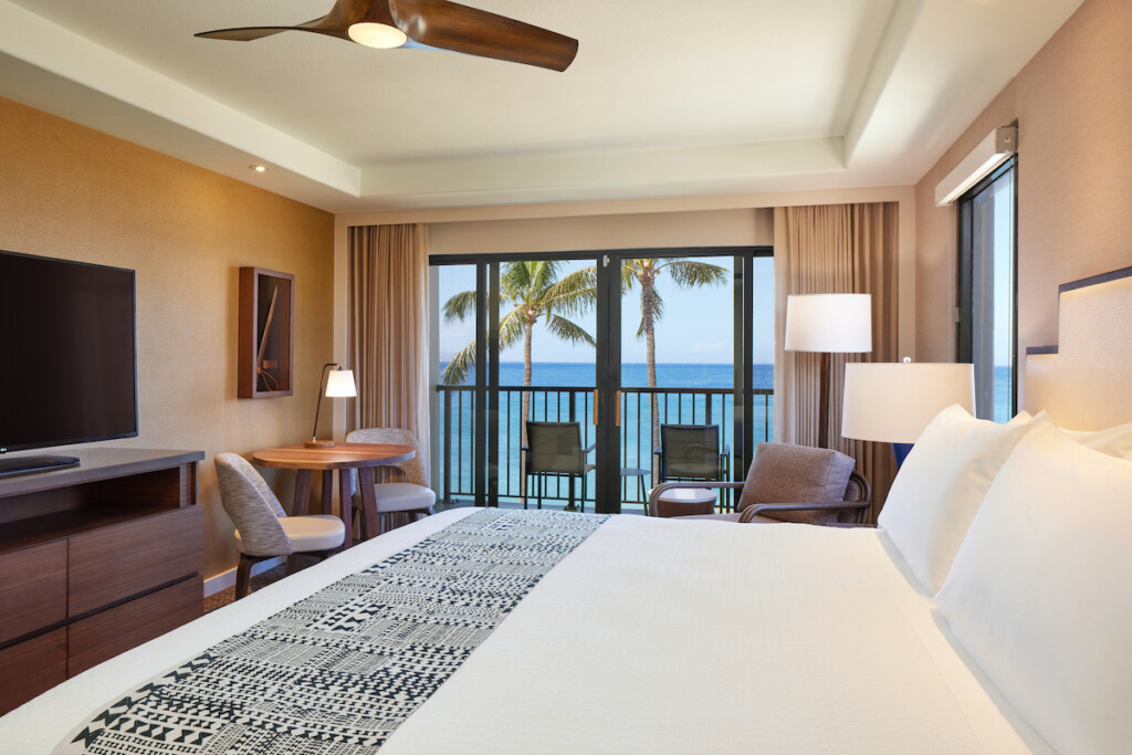 Outrigger Kaanapali Beach Resort Premium Oceanfront 1 King 3
