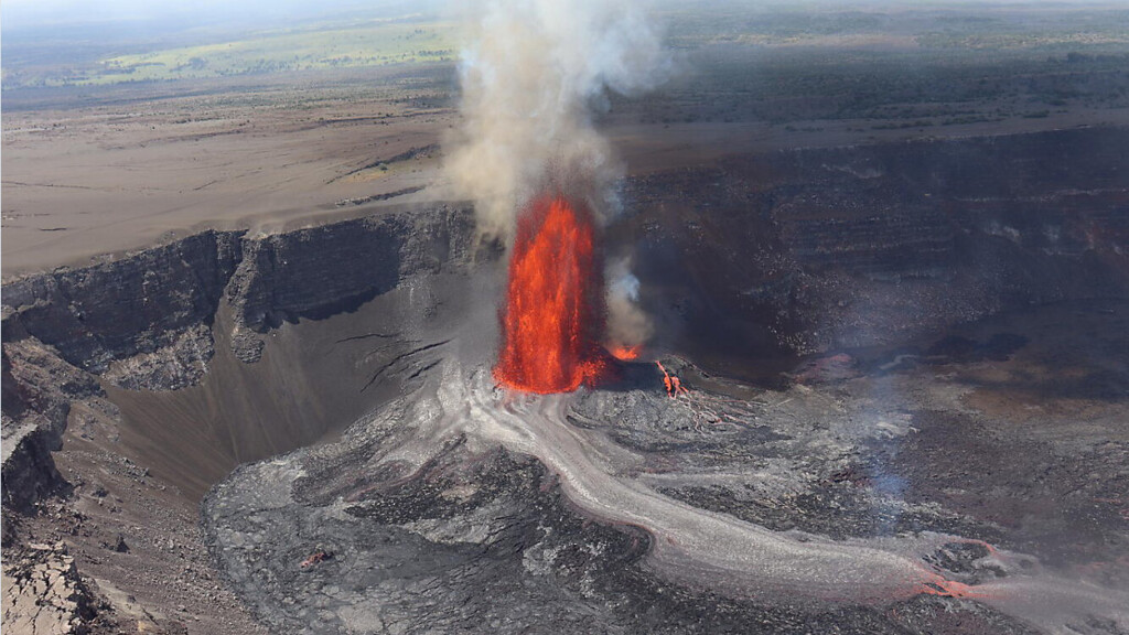Hawaii Volcano Usgs 040225
